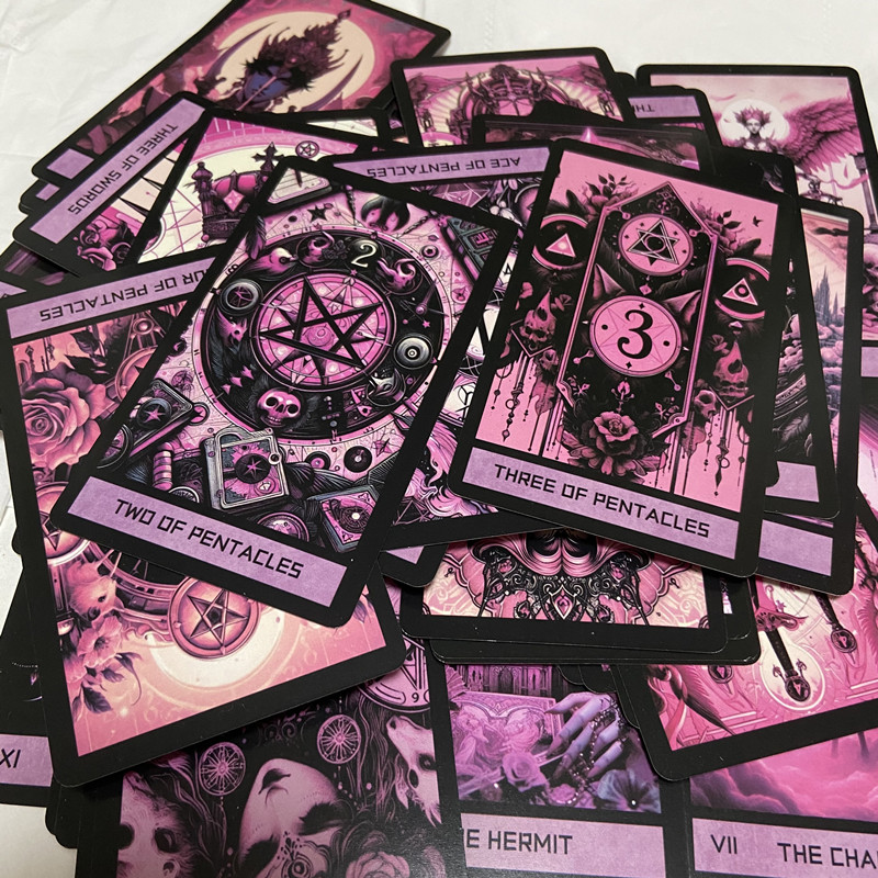 مجموعة بطاقات التاروت القوطية  - مراجعة Tarot Cards Deck With Guidebook وسعره